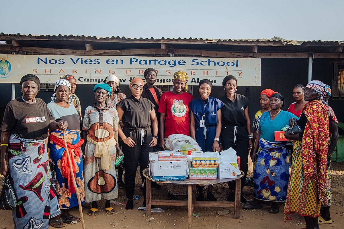 Group photo at Nos Vies en Partage School.