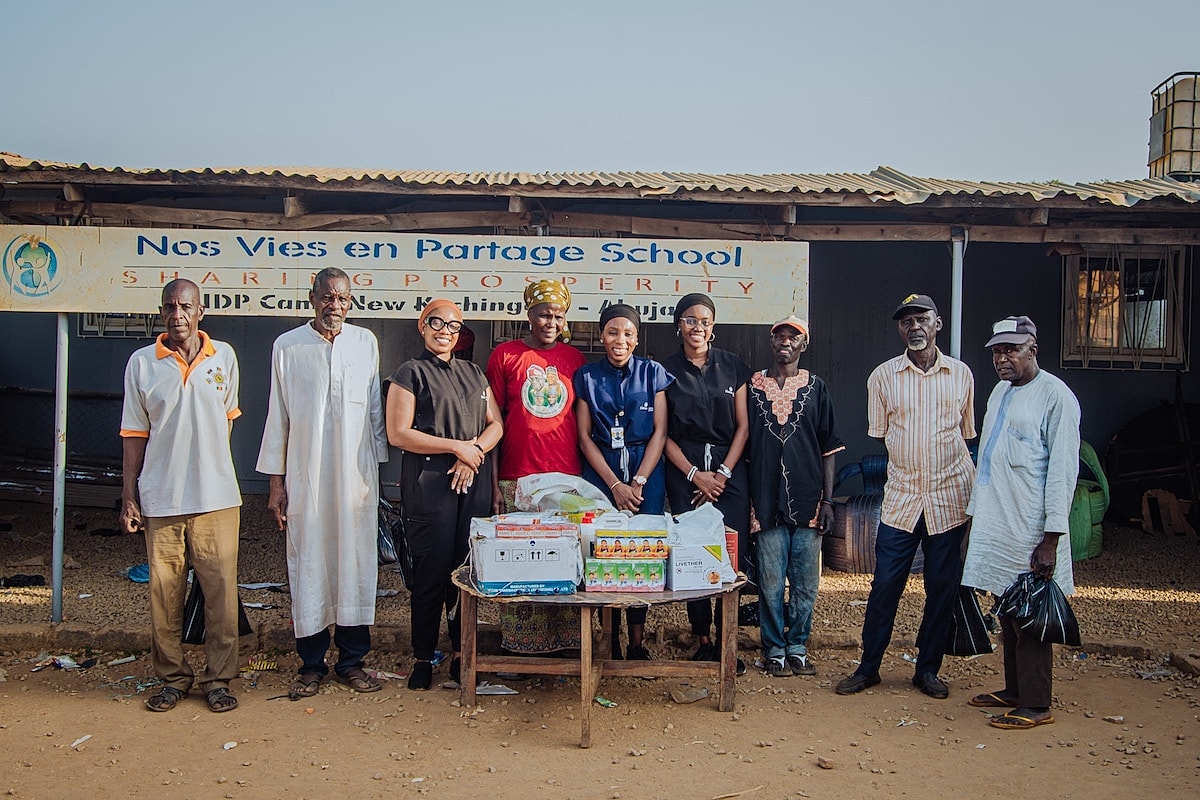 Group photo at Nos Vies en Partage School.
